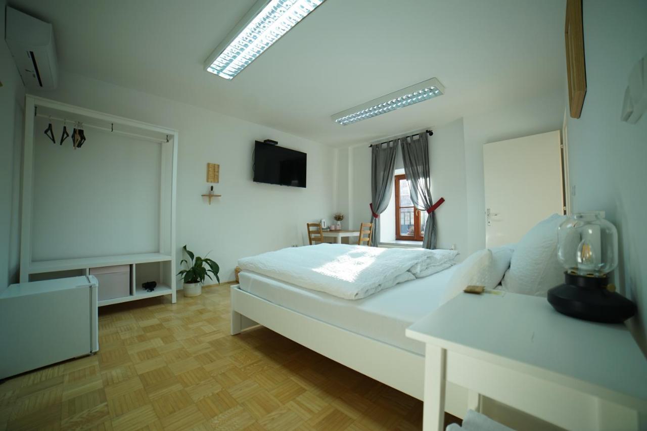 Sobe Prostija Appartement Ptuj Buitenkant foto